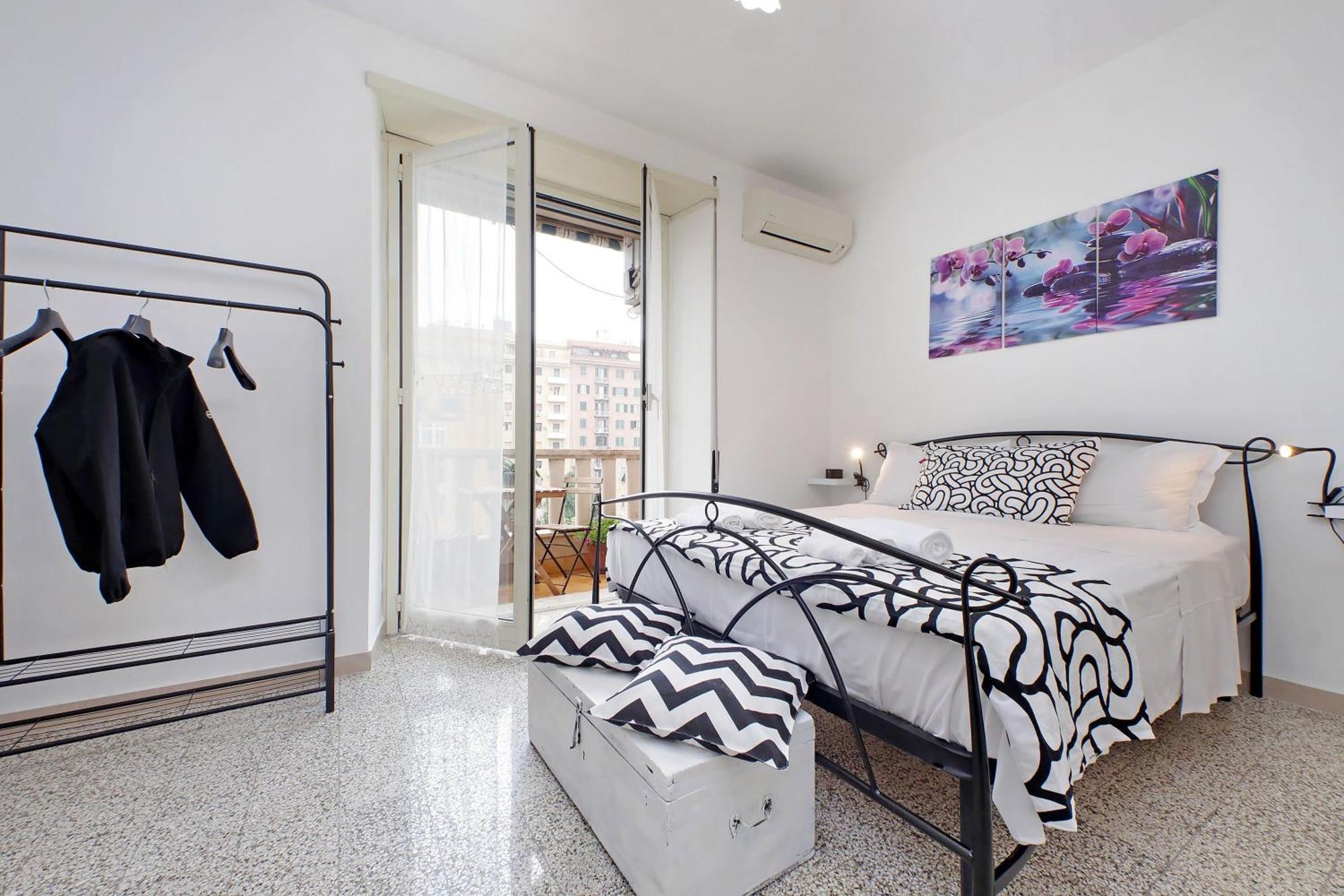 Center In A Few Minutes, La Fenice Appartement *
